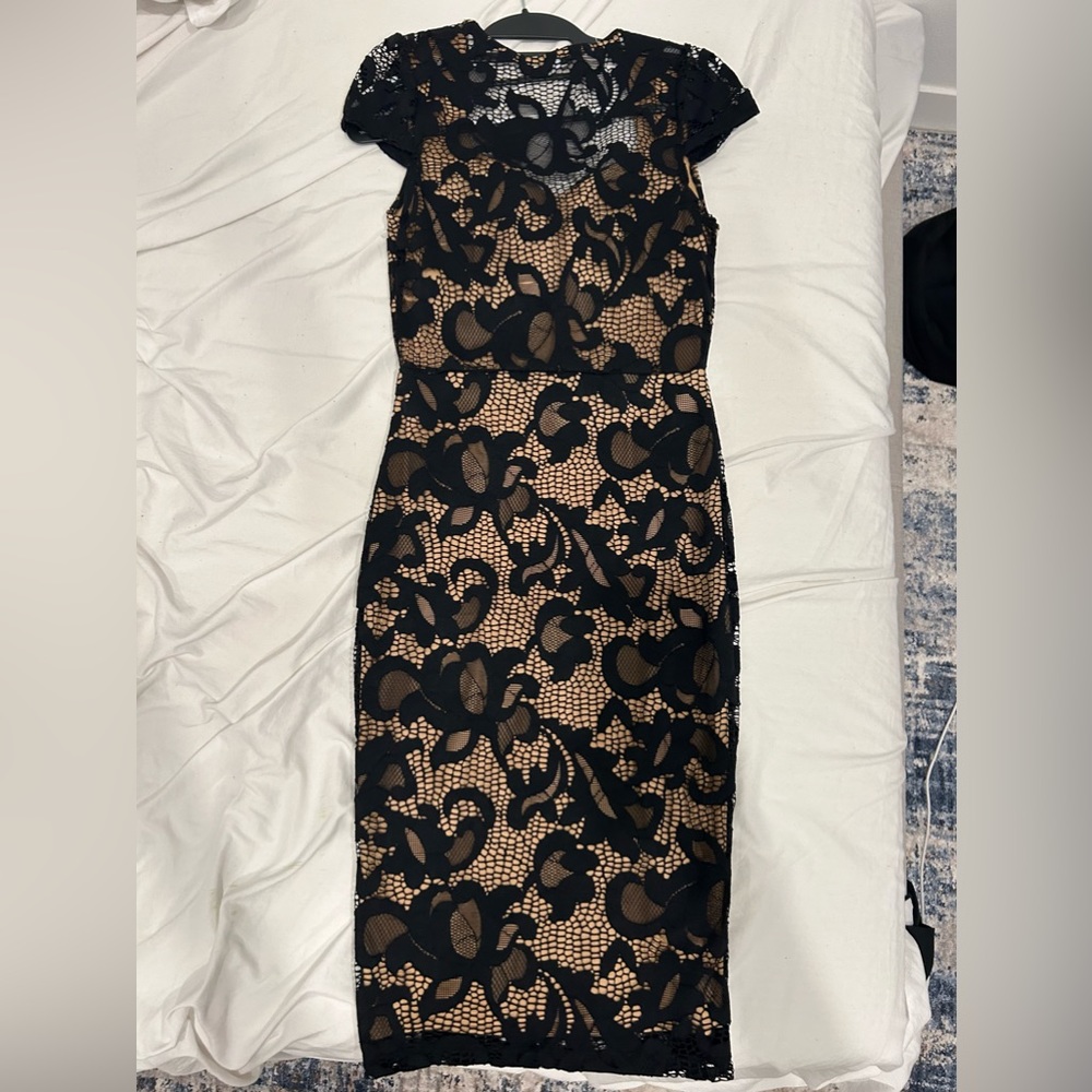 Detailed Dress - Picture 2 of 4
